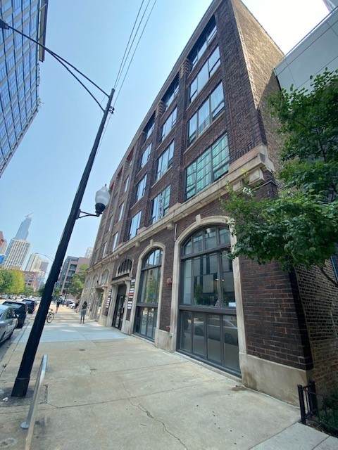 415 Huron Street - Photo 1