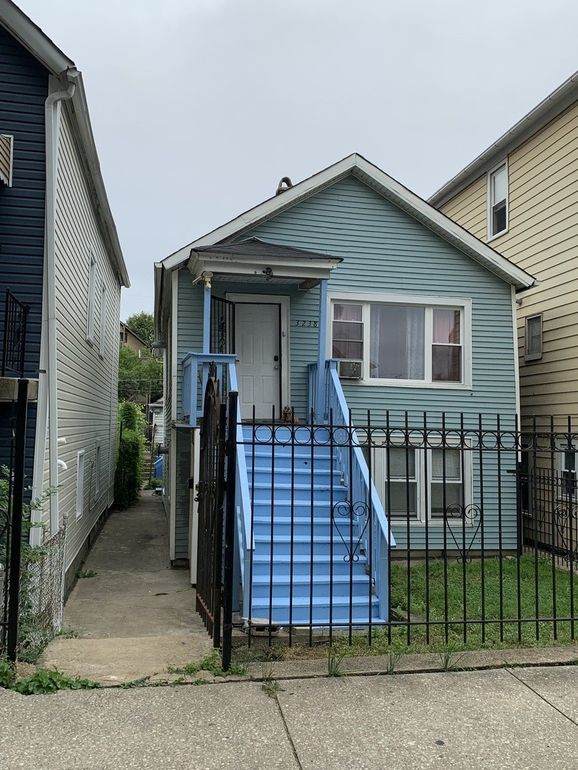 3238 Carpenter Street - Photo 1