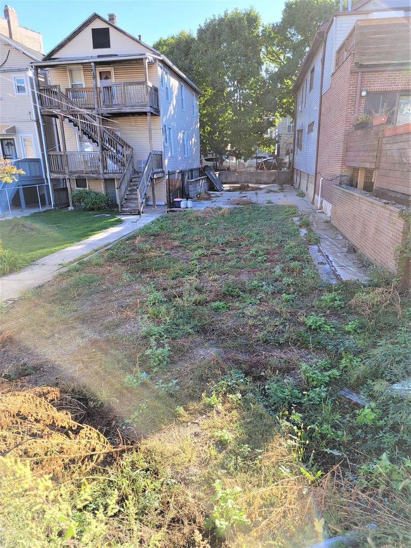2710 Lowe Avenue - Photo 1