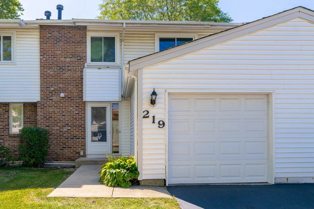 219 Douglass Way - Photo 1