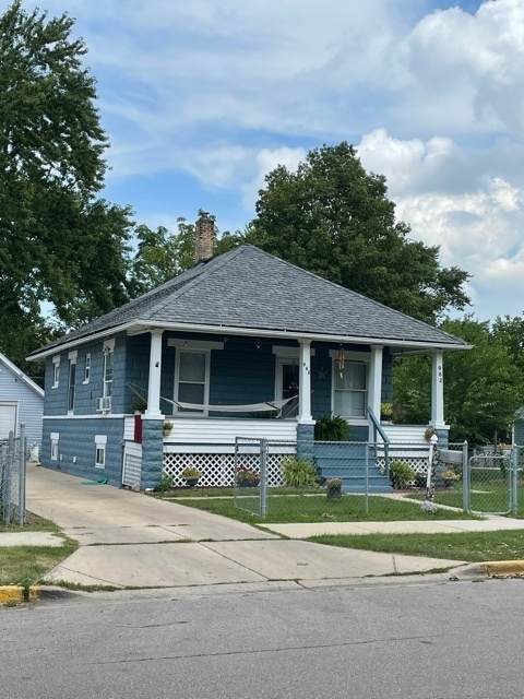 962 Front Street - Photo 1
