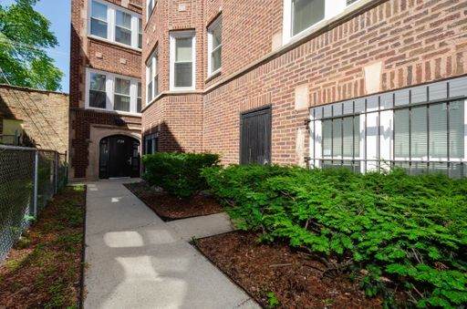 1724 Juneway Terrace - Photo 1