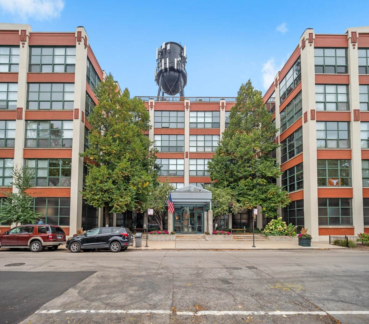 1800 Roscoe Street - Photo 1