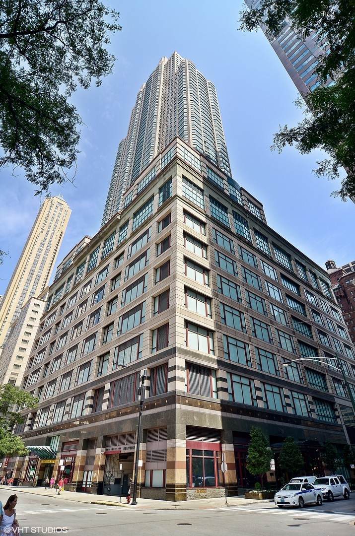100 Huron Street - Photo 1