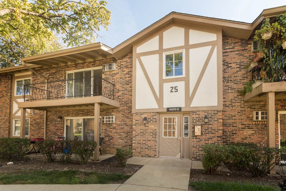 9S070 Frontage Road - Photo 1