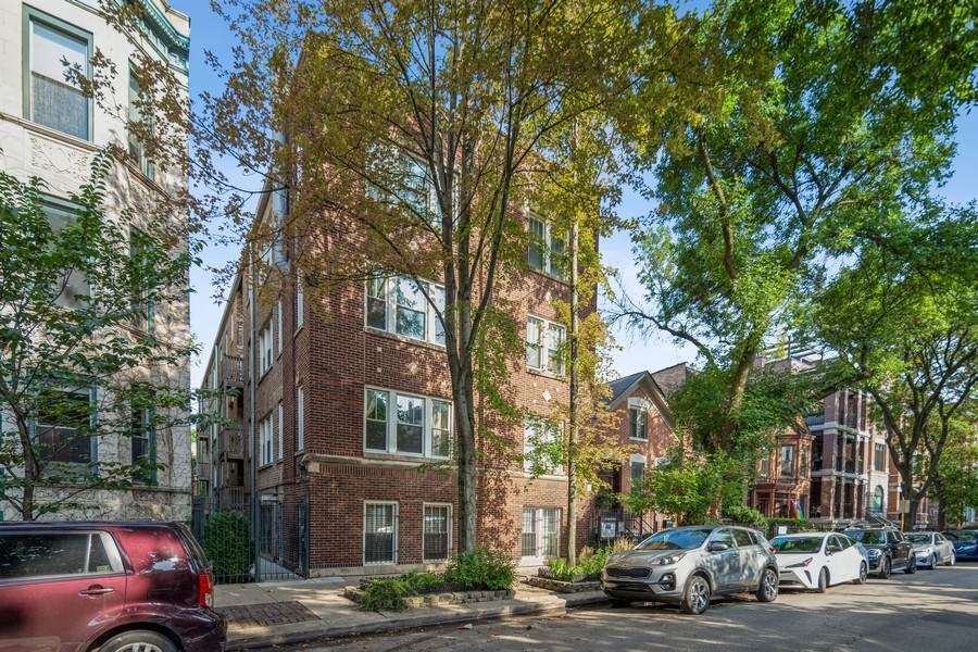 1919 Bissell Street - Photo 1