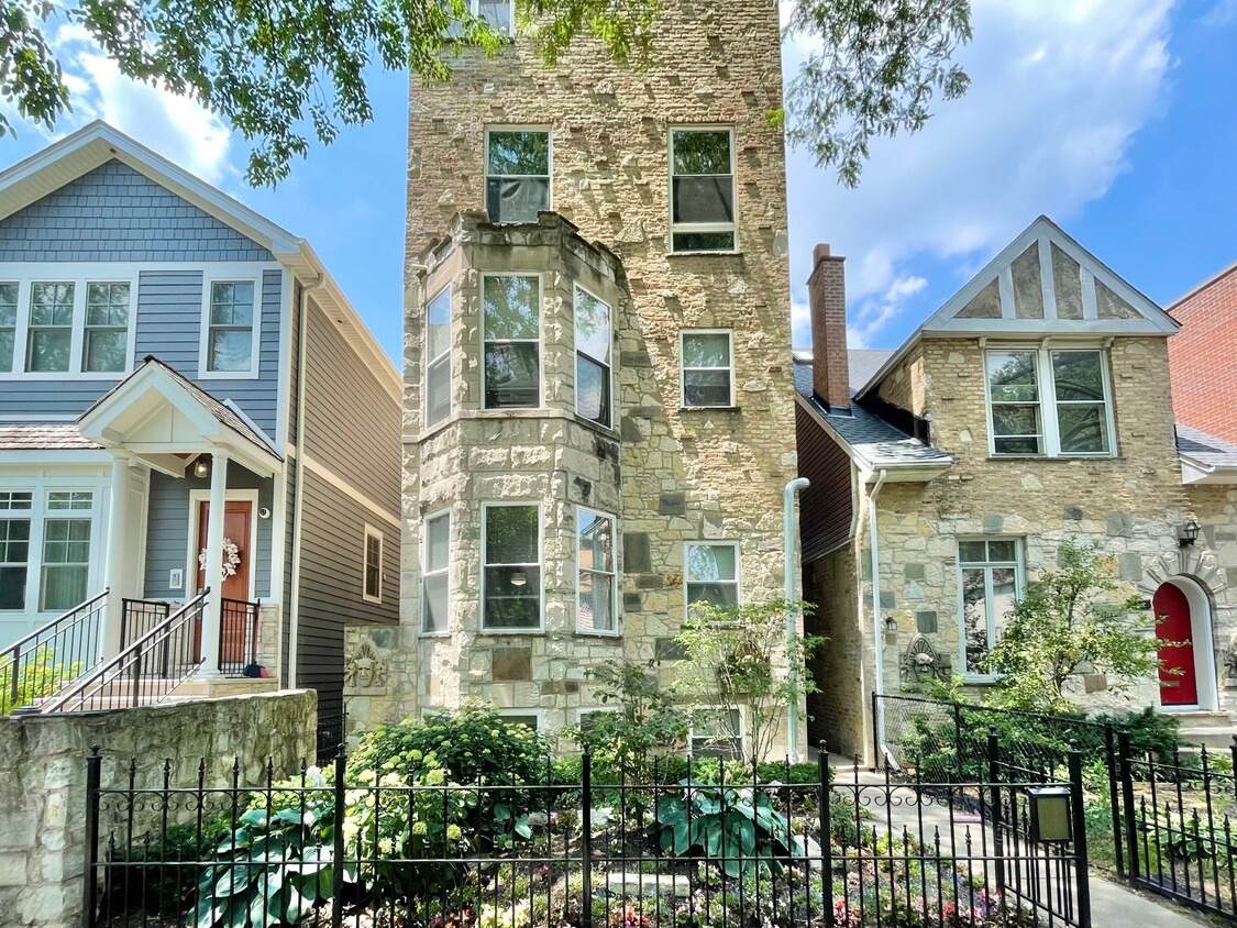 3524 Marshfield Avenue - Photo 1