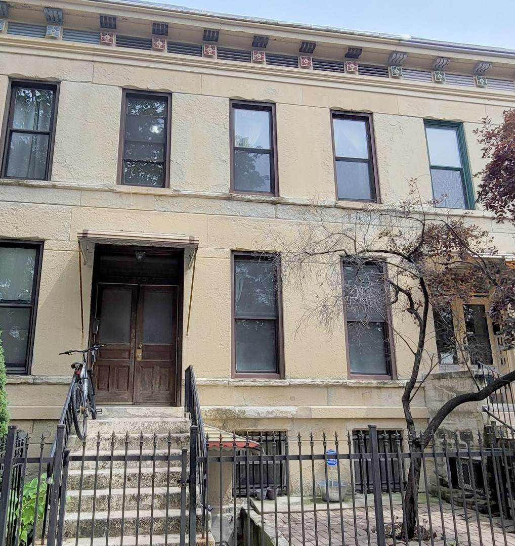 809 Leavitt Street - Photo 1