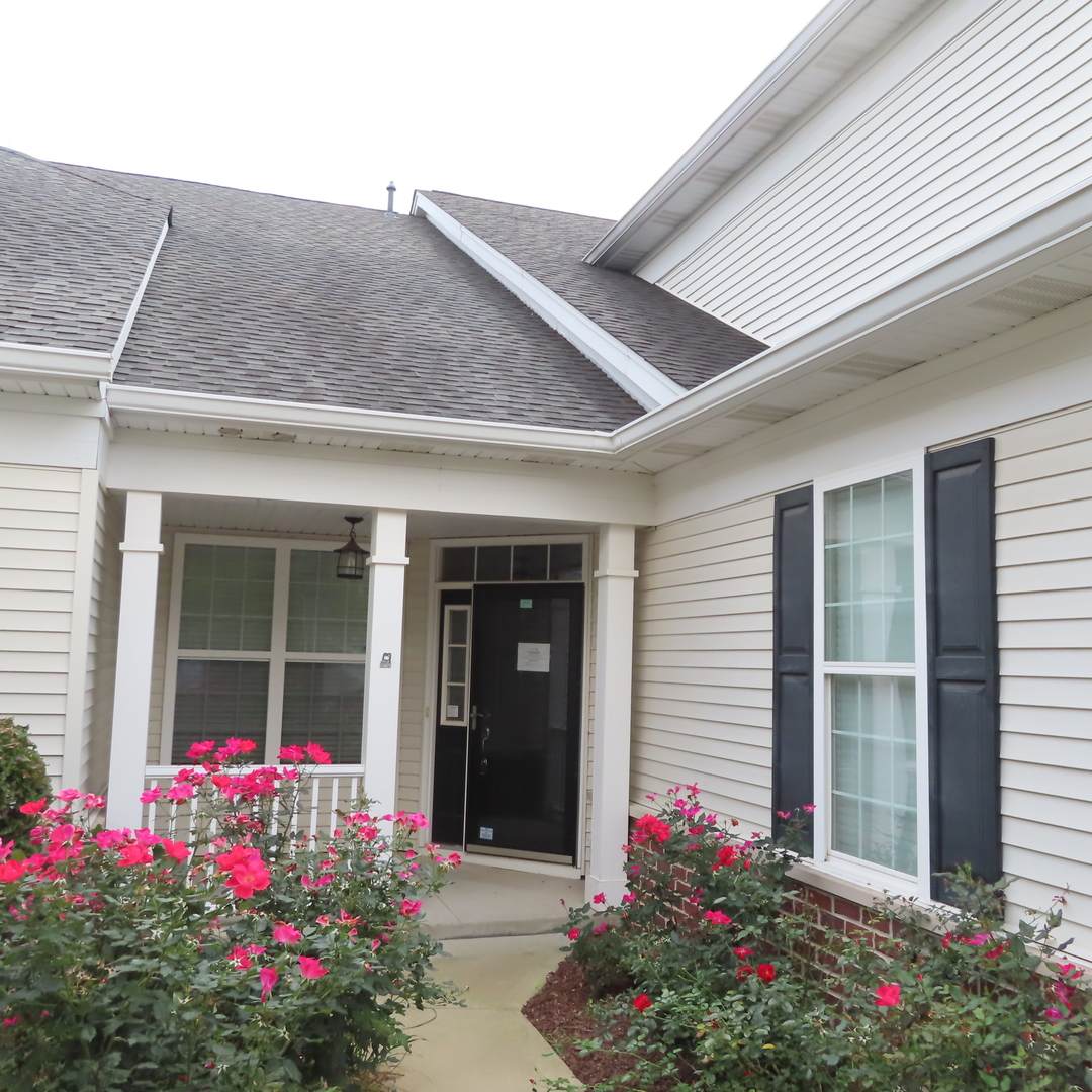 1050 Riviera Drive - Photo 1