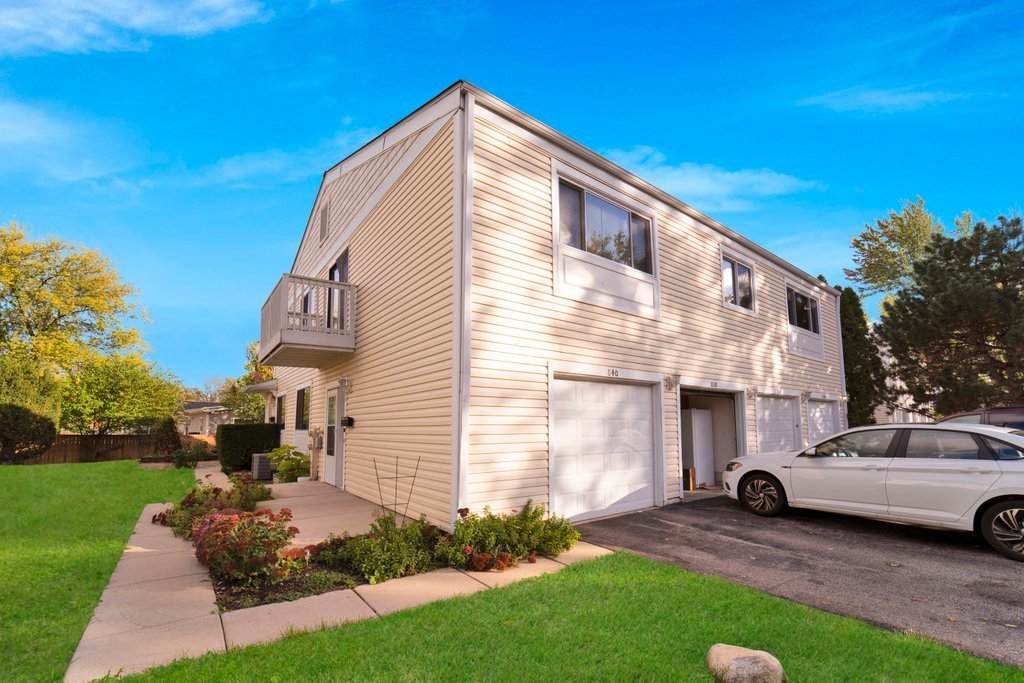 840 Cambridge Place - Photo 1