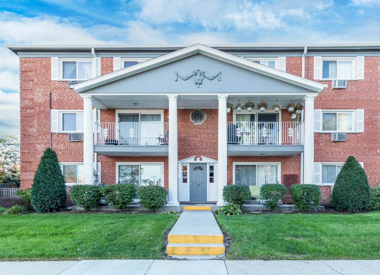 105 Lillian Avenue - Photo 1