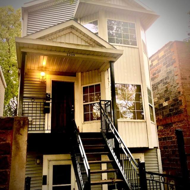 2239 Cullerton Street - Photo 1