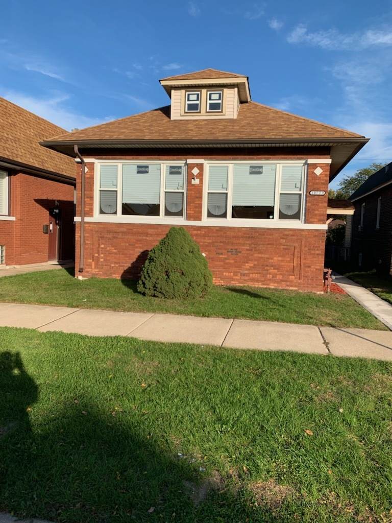 10729 Avenue F - Photo 1
