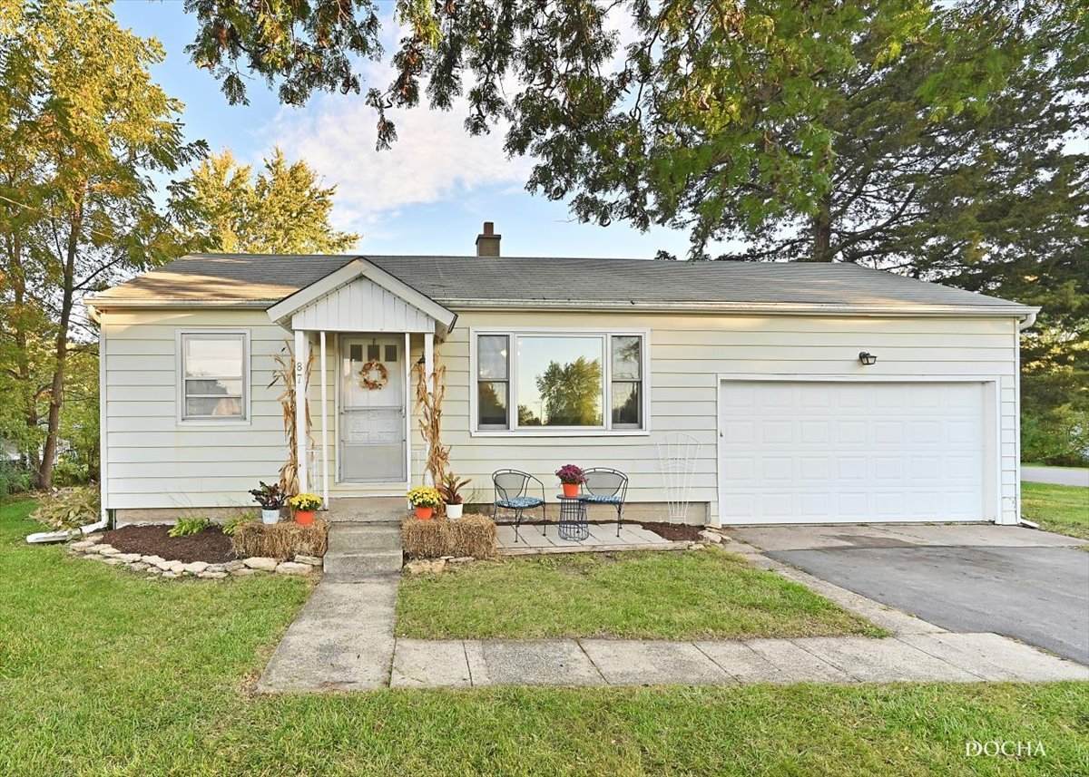 87 Pine Avenue - Photo 1