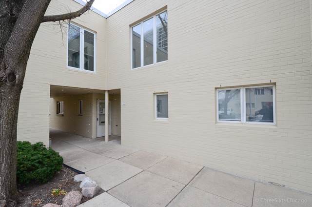 1069 Park Terrace - Photo 1