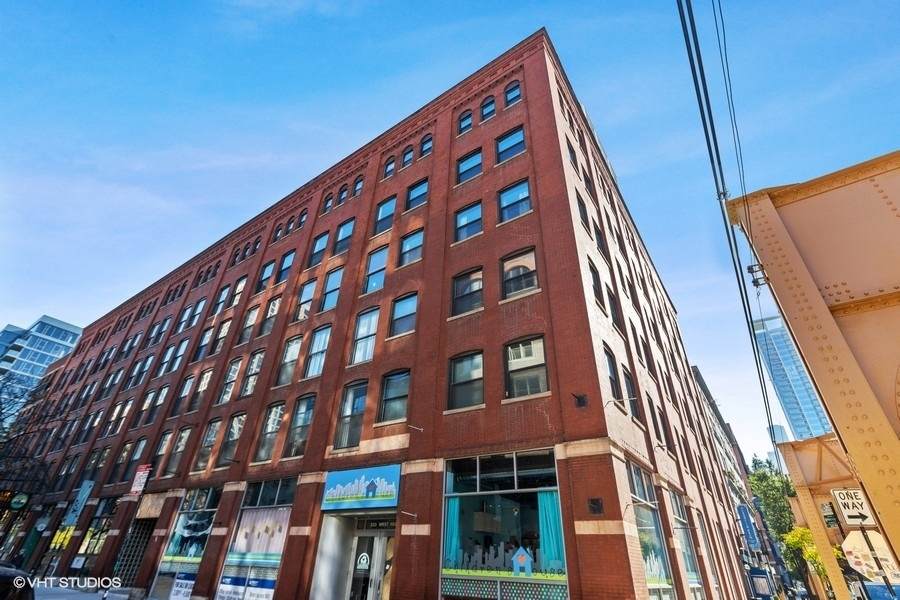 225 Huron Street - Photo 1