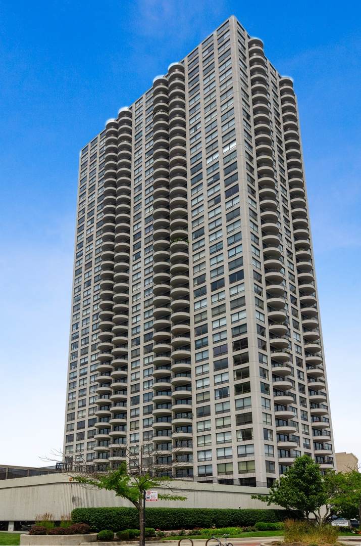 2020 Lincoln Park West - Photo 1