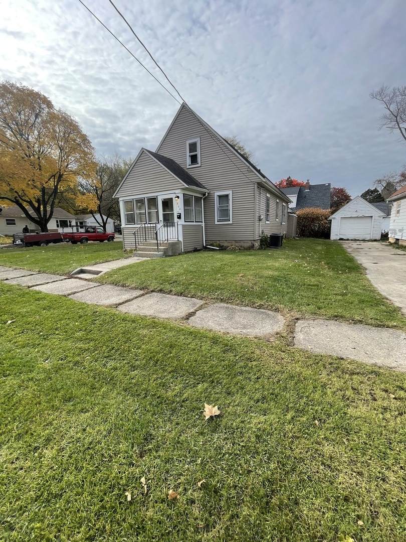 702 Miriam Avenue - Photo 1
