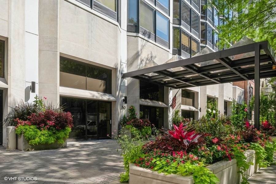 50 Bellevue Place - Photo 1