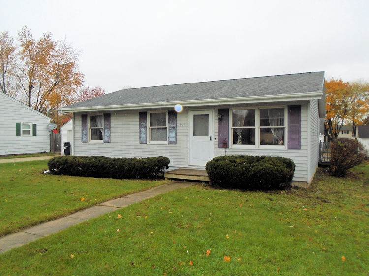 907 10th Street - Photo 1