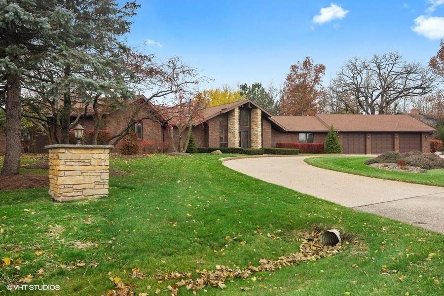 624 Beacon Drive - Photo 1