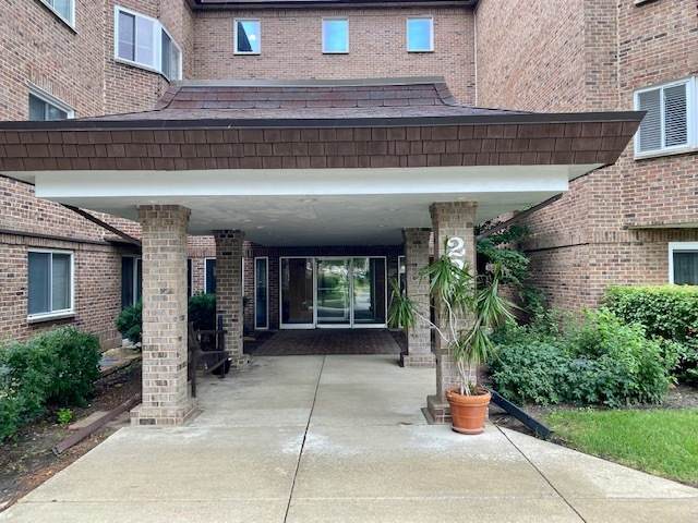220 Roselle Road - Photo 1