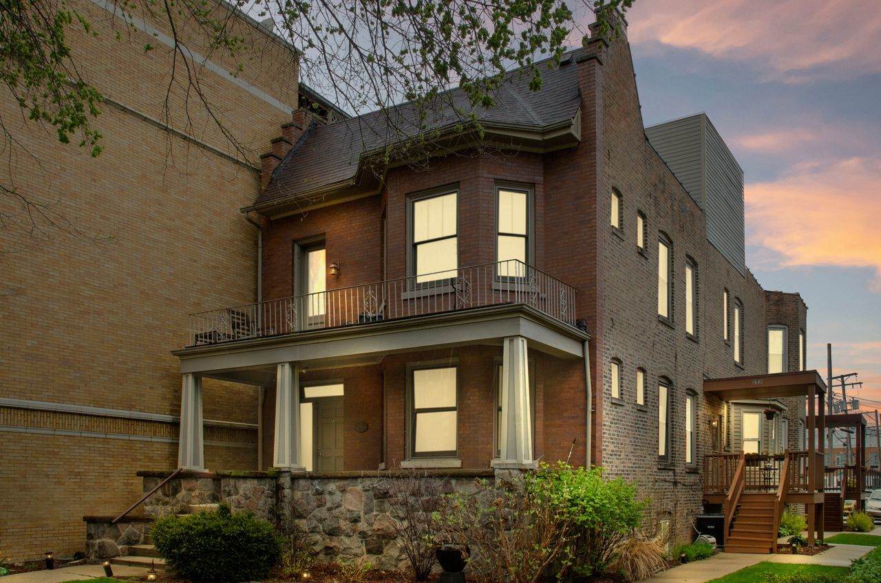 253 Washington Boulevard - Photo 1