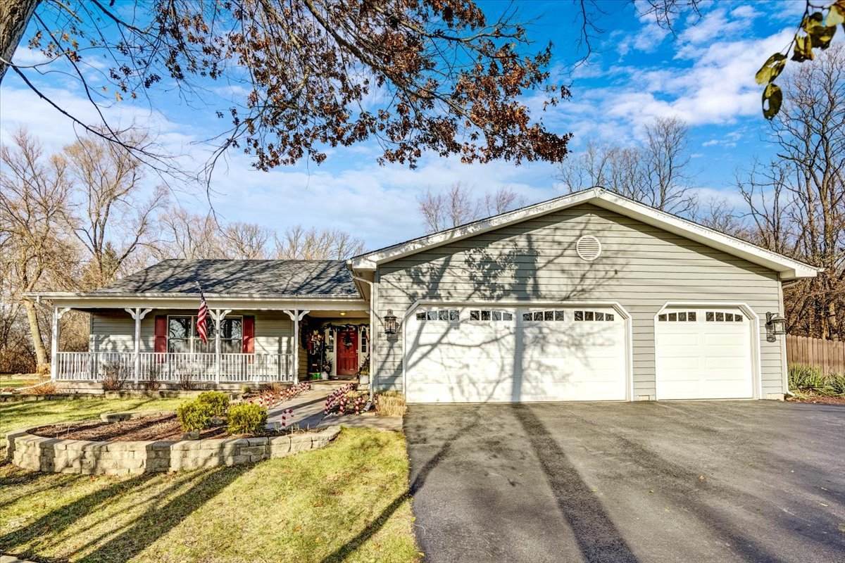 28W140 Mack Road - Photo 1