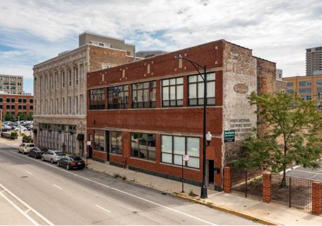 1025 Jackson Boulevard - Photo 1