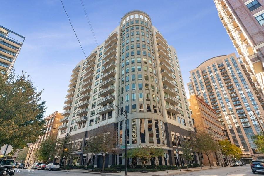 421 Huron Street - Photo 1