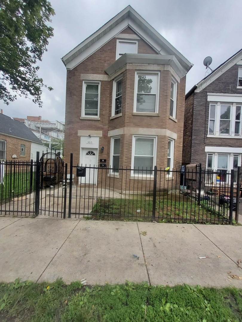3015 Cullerton Street - Photo 1