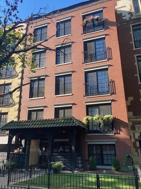 512 Barry Avenue - Photo 1