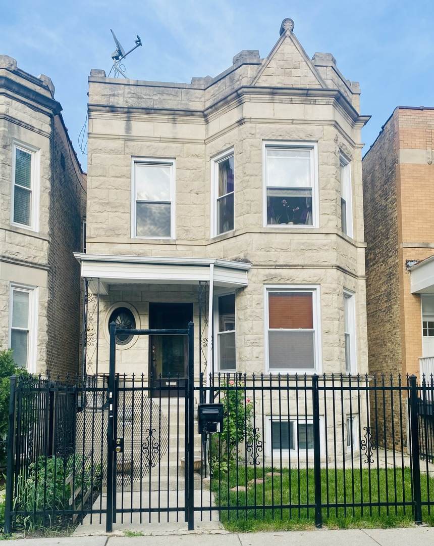 2839 Albany Avenue - Photo 1