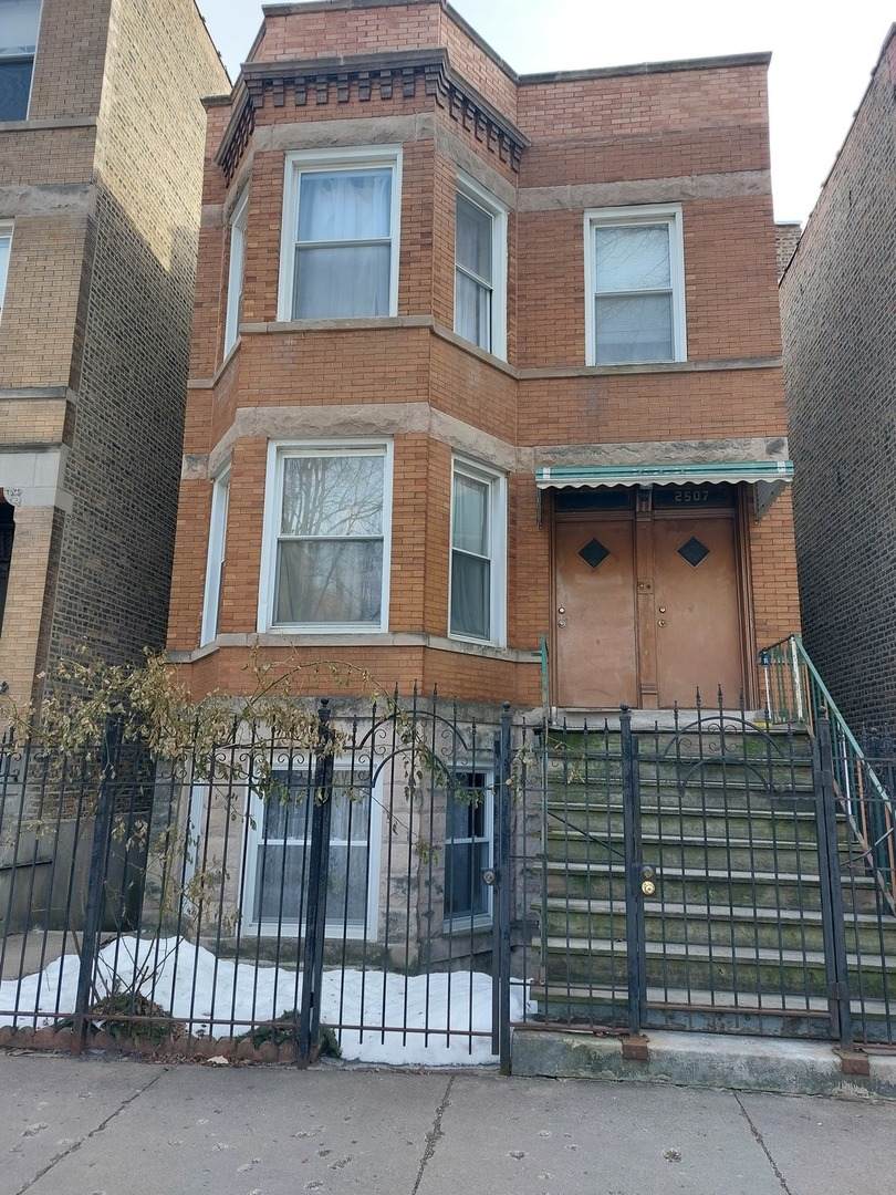 2507 Walton Street - Photo 1