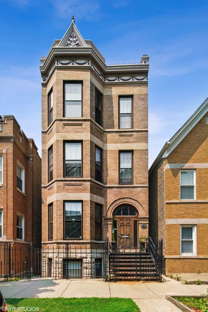 1934 Leavitt Street - Photo 1