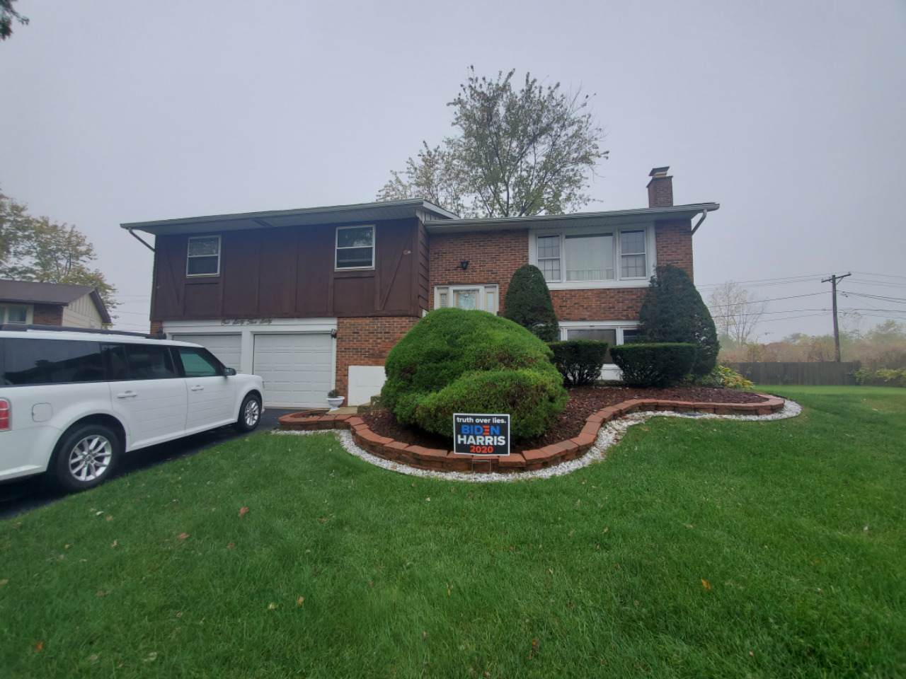 16560 Woodlawn West Avenue - Photo 1