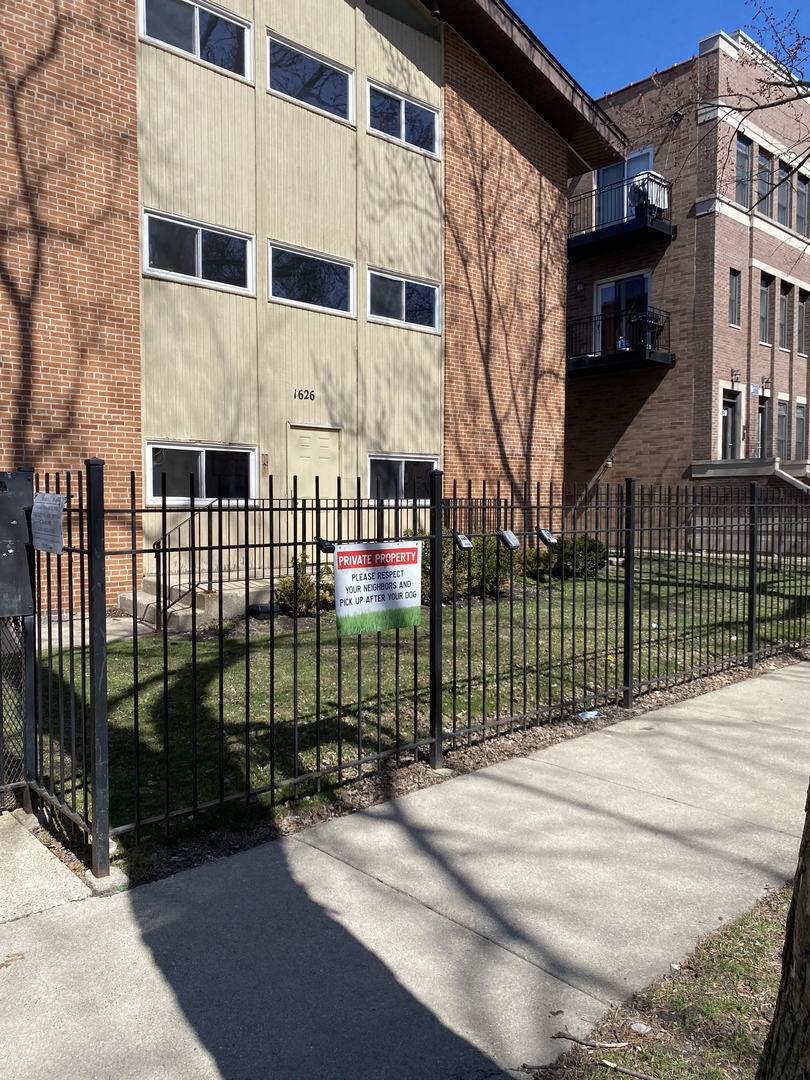 1626 Estes Avenue - Photo 1