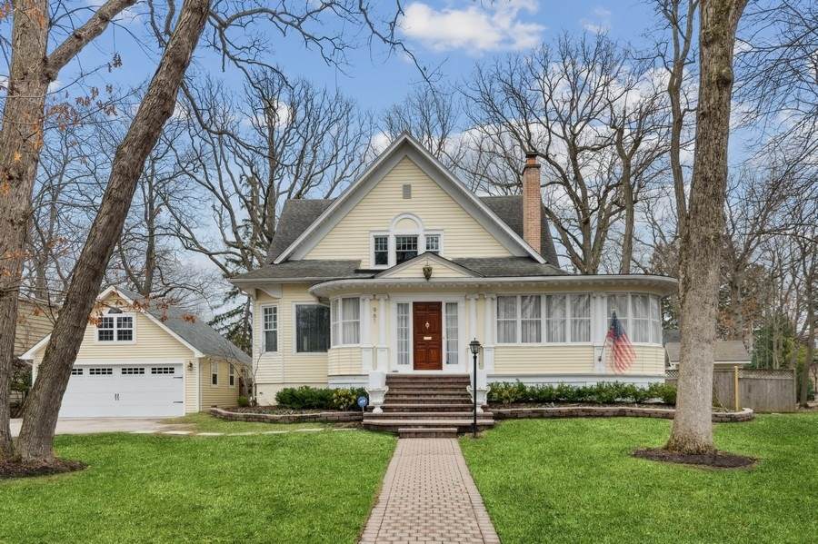 961 Ridgewood Drive - Photo 1