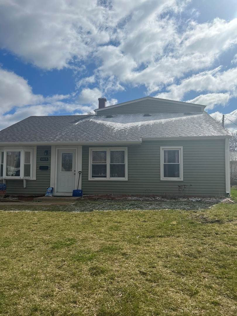1015 Manor Drive - Photo 1