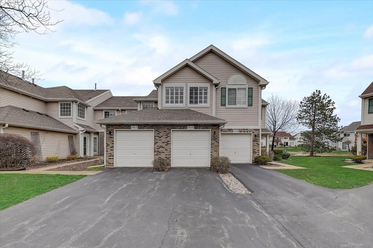 1010 Spring Court - Photo 1