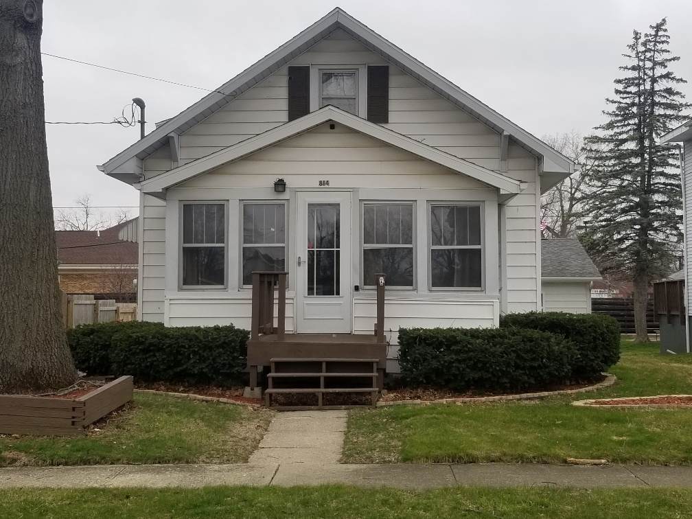 814 Avenue A - Photo 1