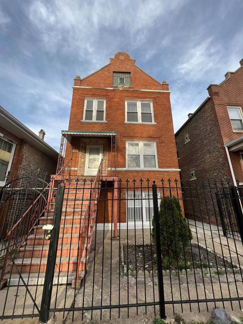 4049 Albany Avenue - Photo 1