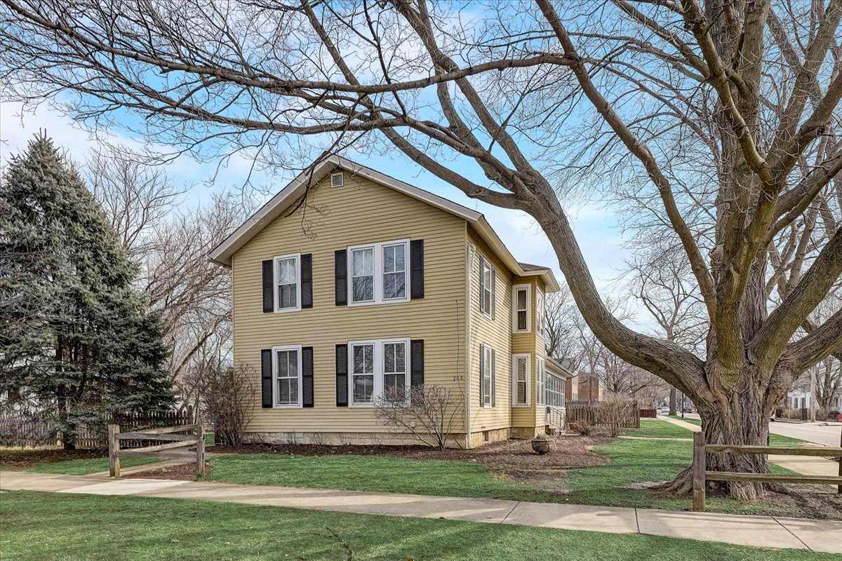 206 Ellsworth Street - Photo 1