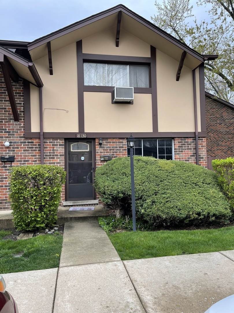 18W130 Lowell Lane - Photo 1