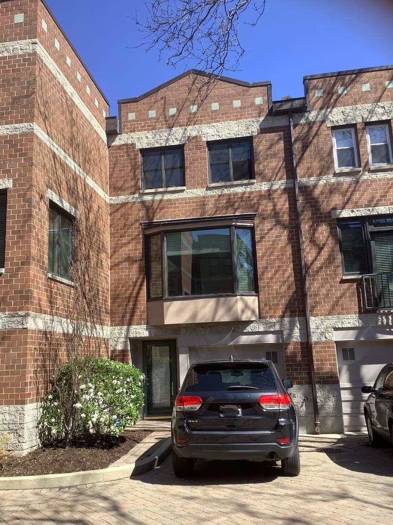 2730 Greenview Avenue - Photo 1