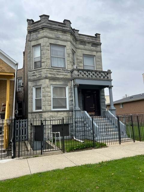 1850 Avers Avenue - Photo 1