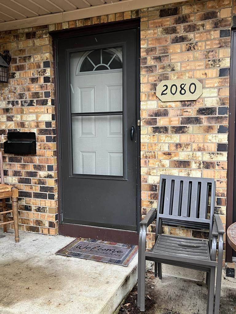 2080 Country Club Drive - Photo 1