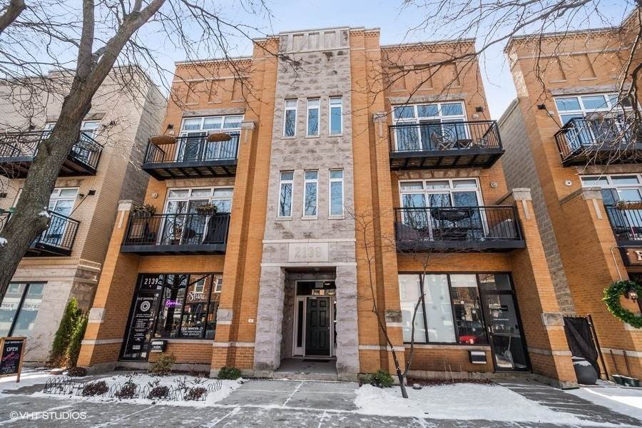 2139 Roscoe Street - Photo 1