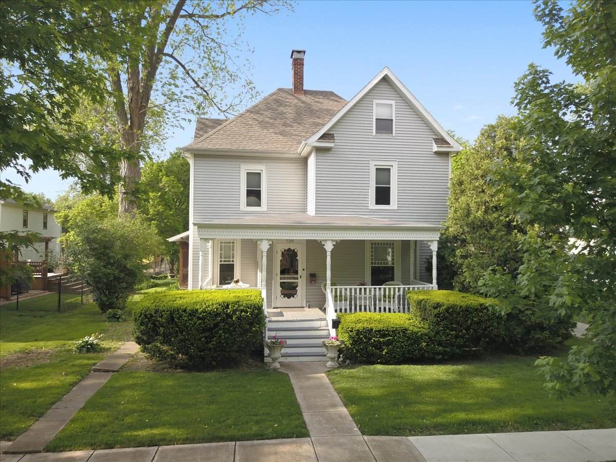 720 Center Street - Photo 1
