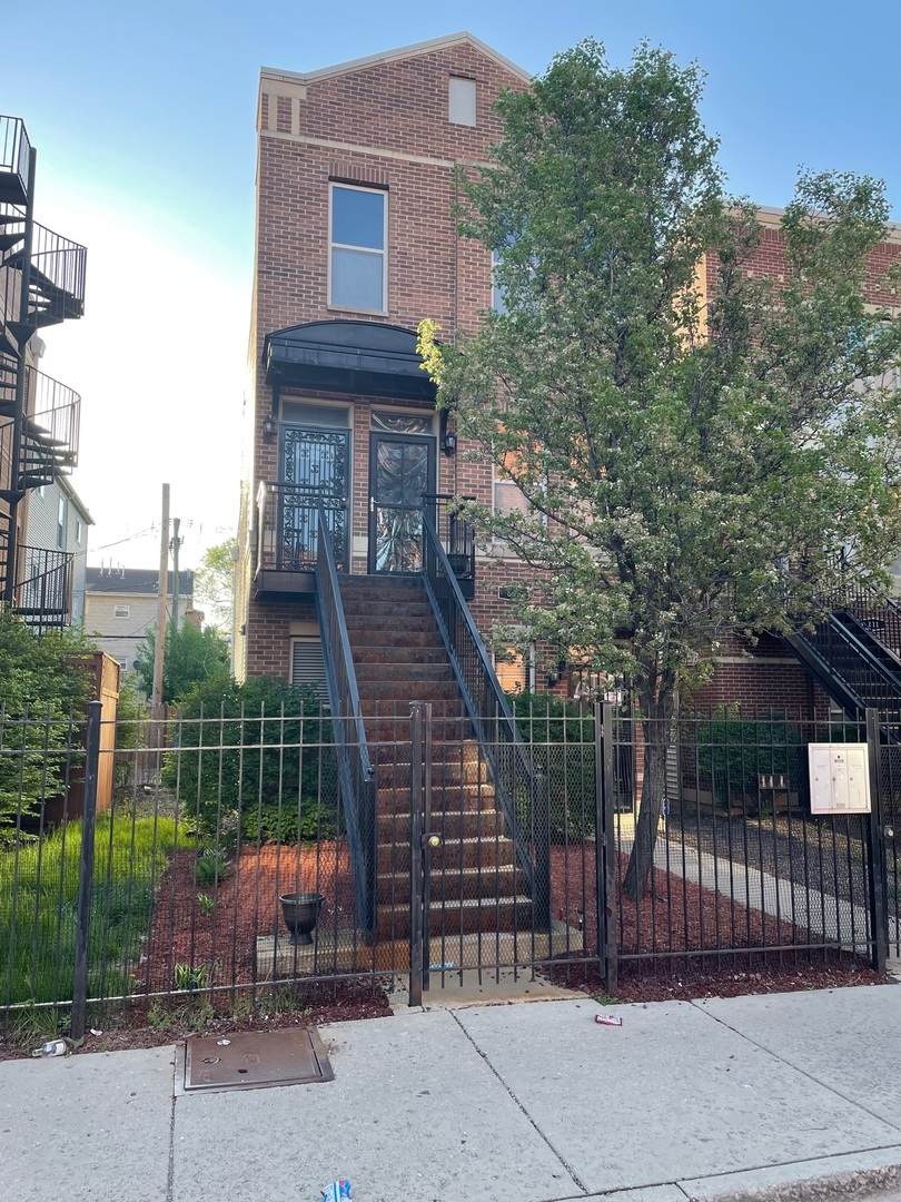 809 Kedzie Avenue - Photo 1